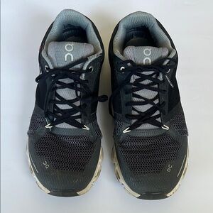 On Cloud Women’s Running Shoes Cloudflyer  Size 11